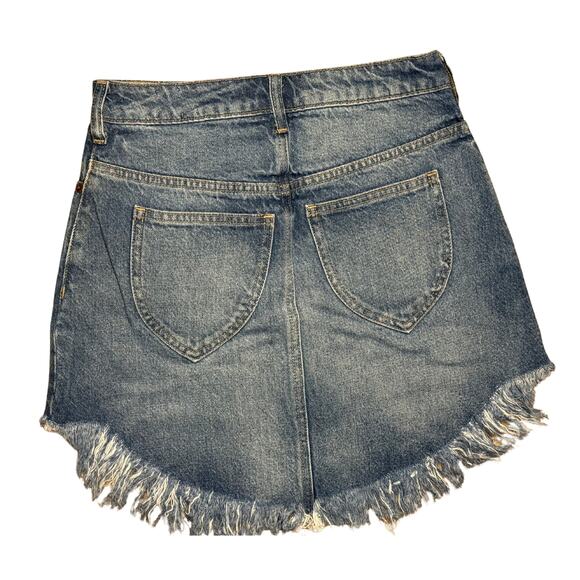 Free People We The Free Bailey Blue Denim Mini Skirt Sz 25 Frayed Hem - Picture 2 of 3